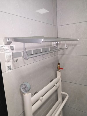 浴室架不锈钢好还是太空铝好（卫生间置物架买什么材质的好）
