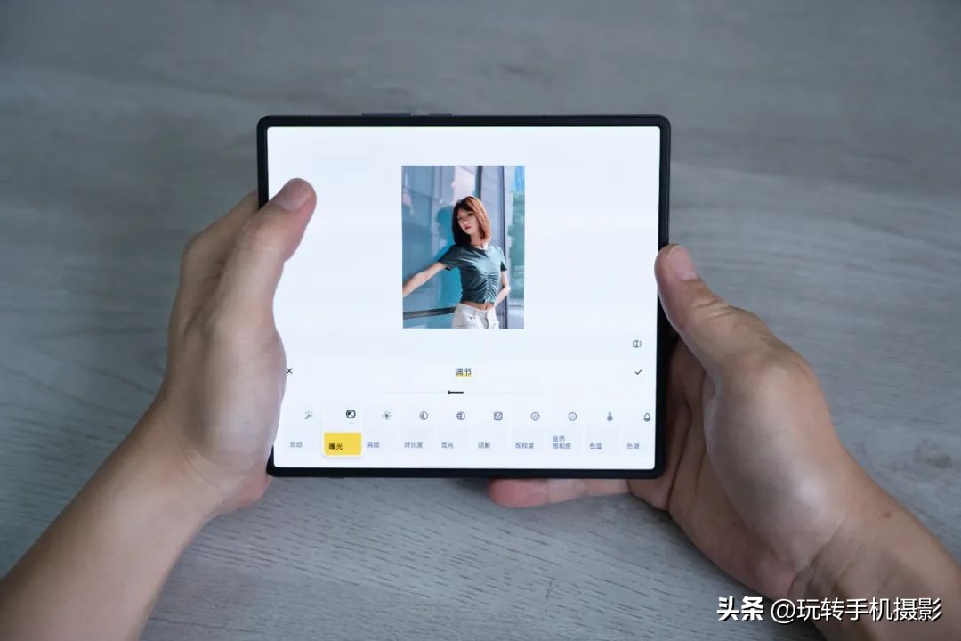 折叠屏手机爆发,手机居然还能这样拍?