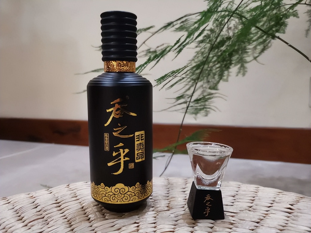 最值得买的中端白酒,3款奢侈白酒比不过2款地方白酒