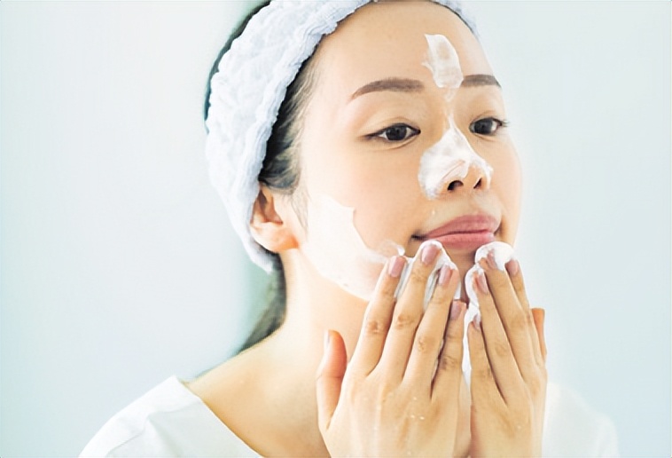 保湿护肤步骤有哪些？最简单的保湿护肤方法
