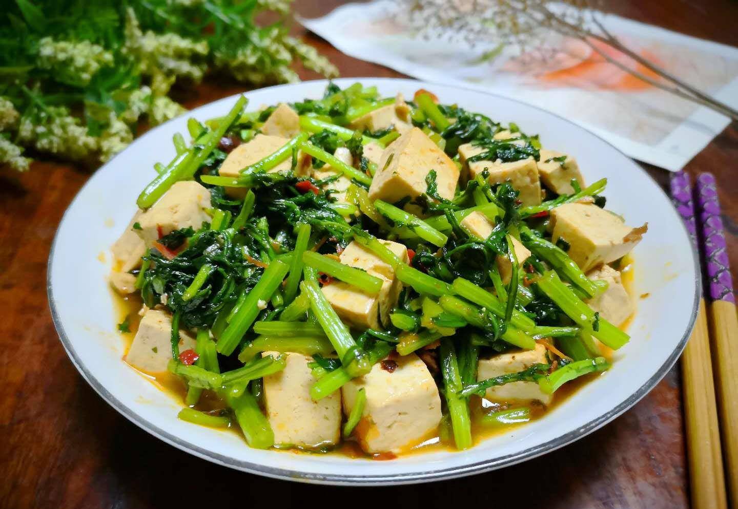 豆腐茼蒿怎么做好吃？教你营养好吃的茼蒿豆腐
