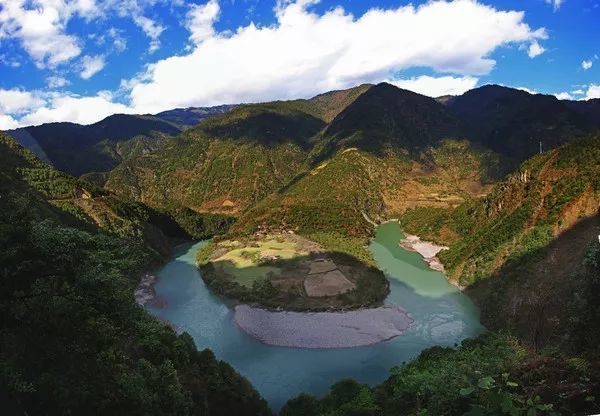 七彩云南有什么好玩的地方？七彩云南最全面的旅游攻略介绍