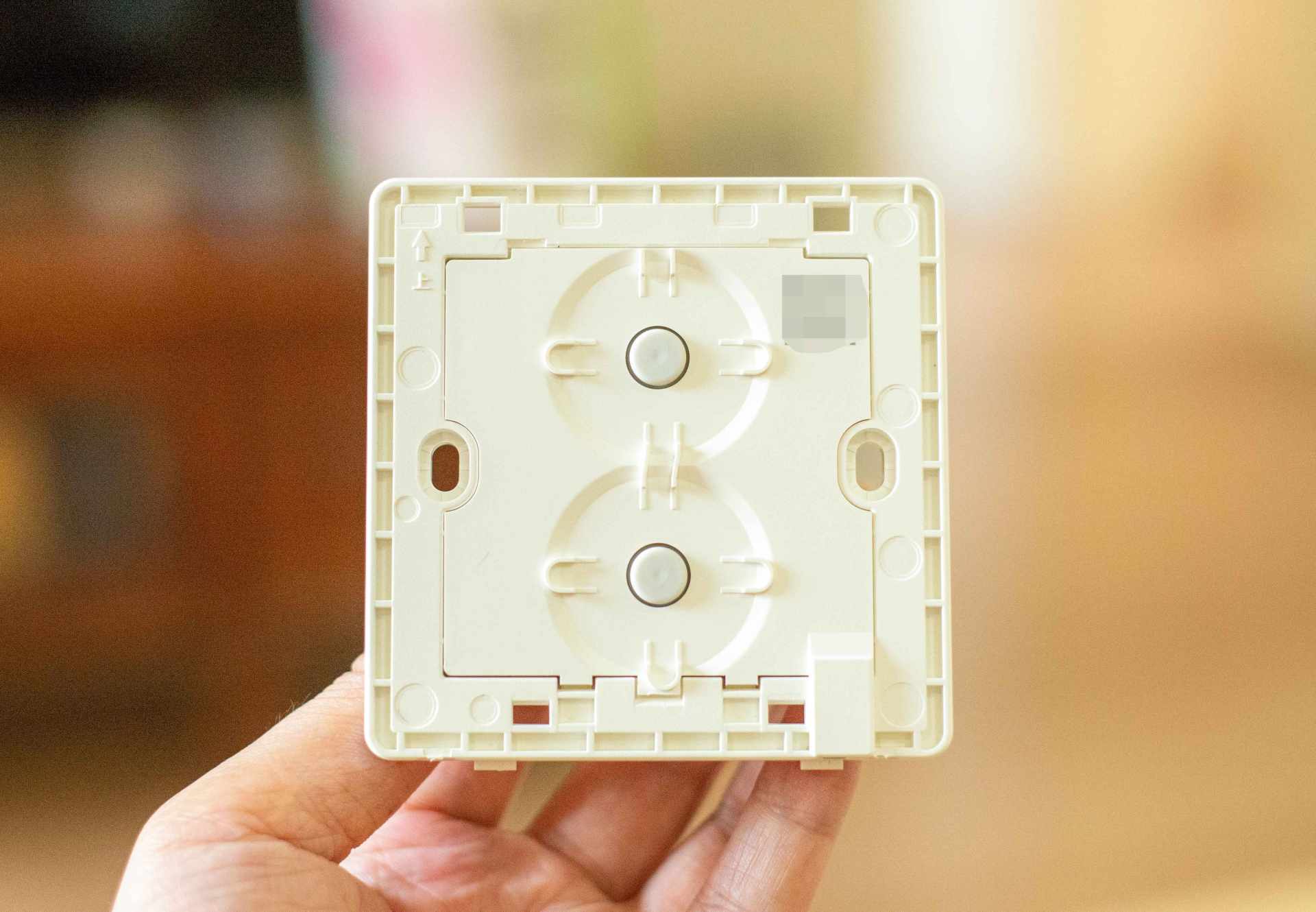 智能灯需要换开关吗？给家里的灯具换了个智能开关，这些心得和大家分享一下