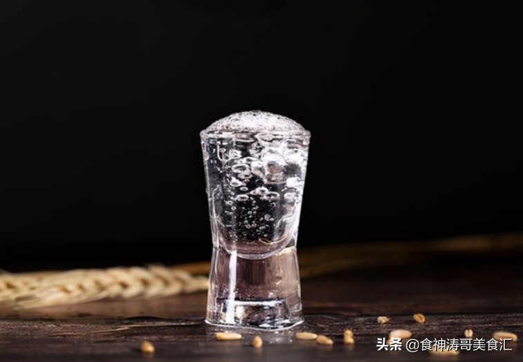 中国较好喝的白酒排名，全国哪的白酒较好喝？经评鉴，这4款白酒均榜上有名，看你喝过吗