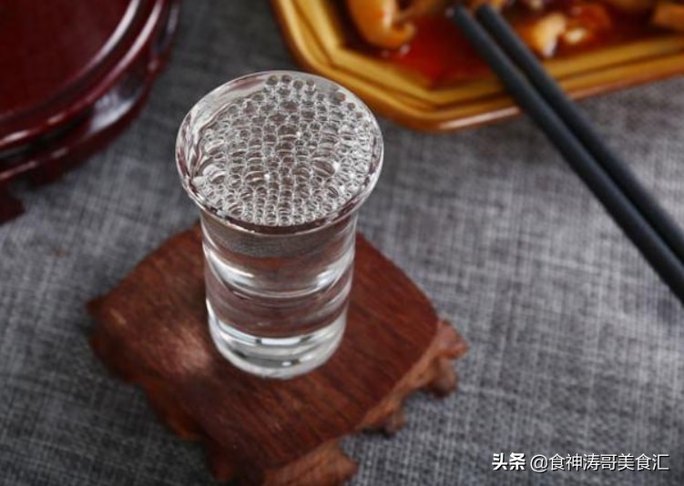 中国较好喝的白酒排名，全国哪的白酒较好喝？经评鉴，这4款白酒均榜上有名，看你喝过吗