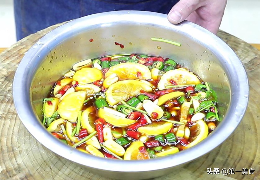 什么食物含胶原蛋白较多对皮肤好（女人要多吃这种食物）