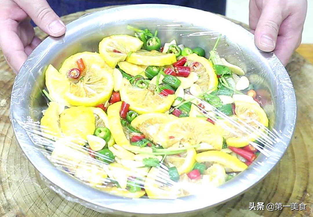 什么食物含胶原蛋白较多对皮肤好（女人要多吃这种食物）