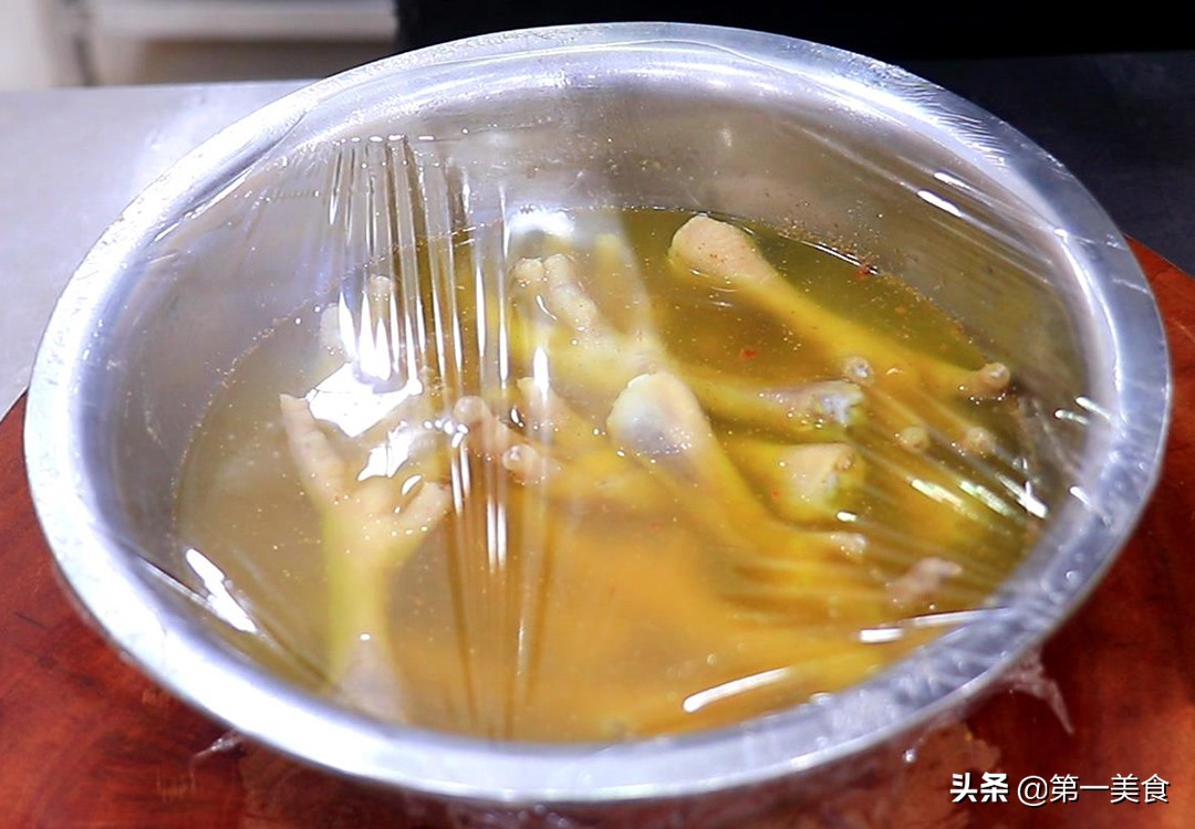 什么食物含胶原蛋白较多对皮肤好（女人要多吃这种食物）