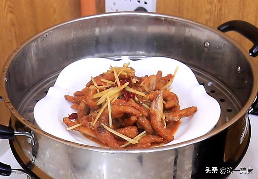 什么食物含胶原蛋白较多对皮肤好（女人要多吃这种食物）