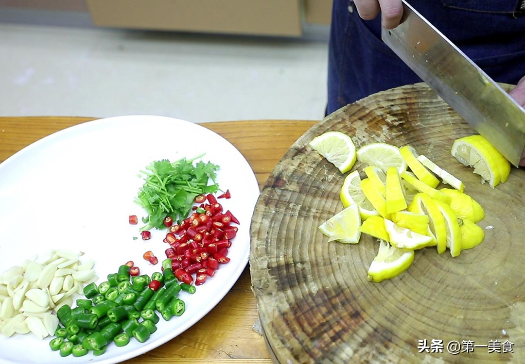 什么食物含胶原蛋白较多对皮肤好（女人要多吃这种食物）