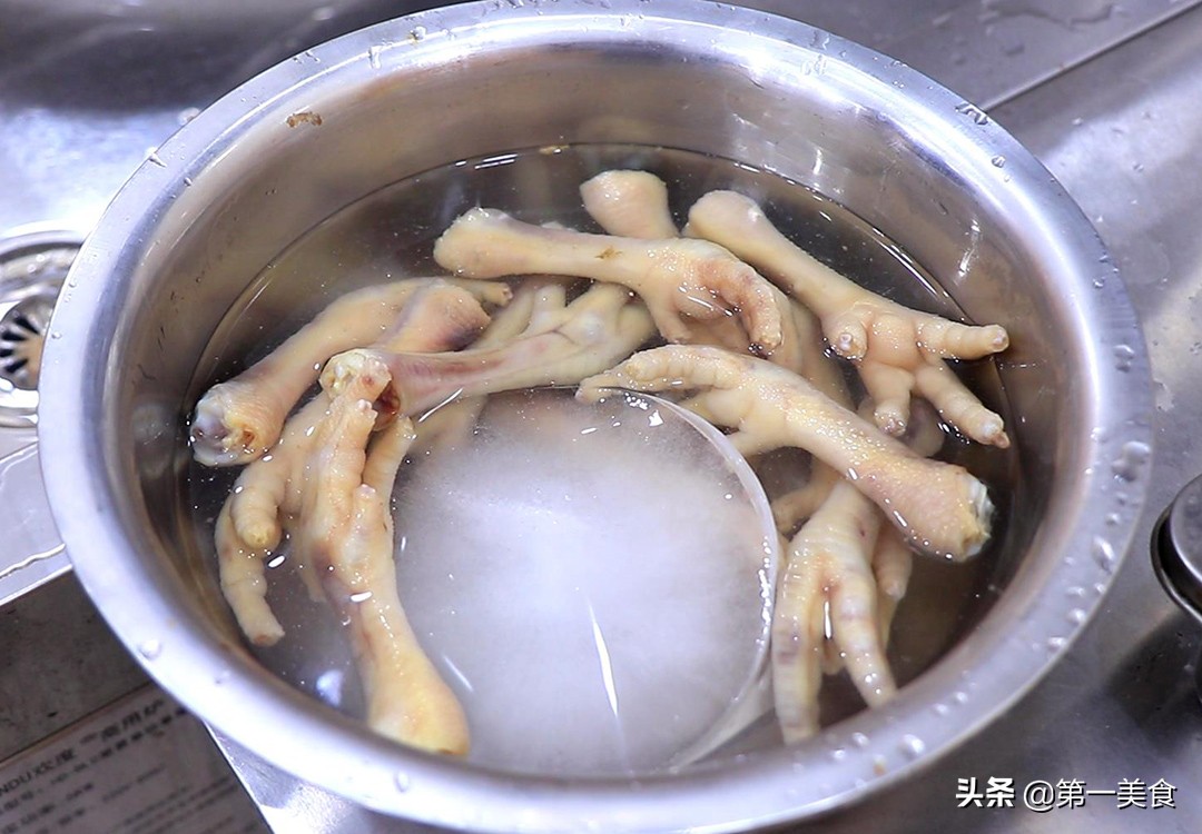 什么食物含胶原蛋白较多对皮肤好（女人要多吃这种食物）