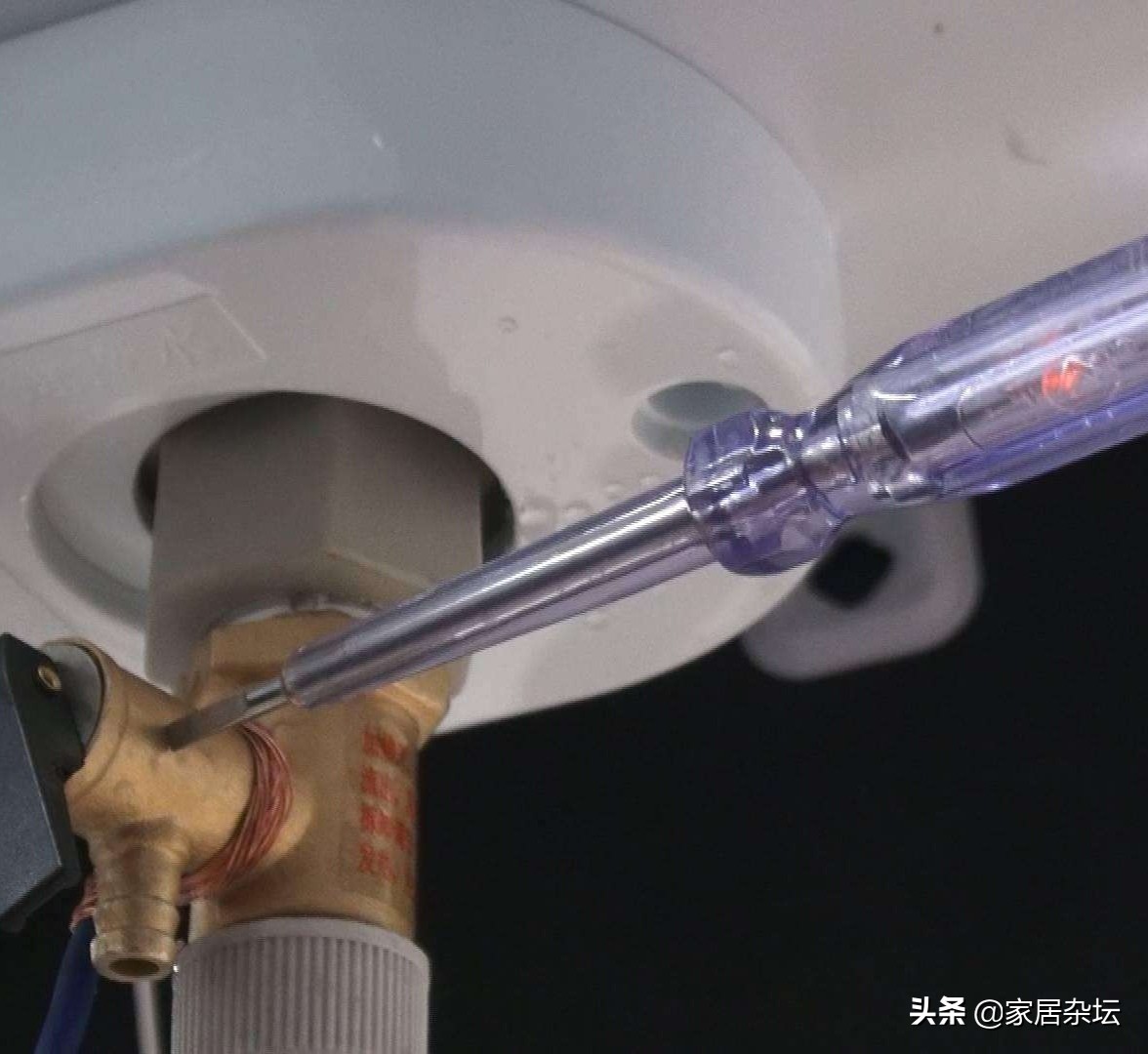 电热水器有毒吗（电热水器使用时）