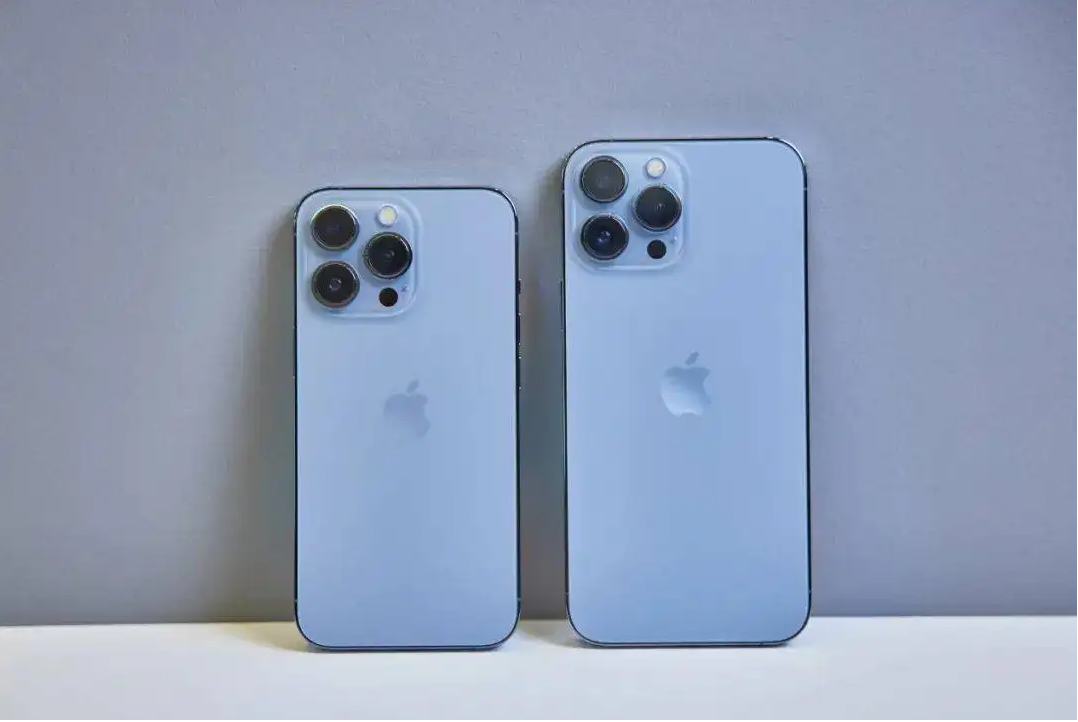 苹果12手机什么颜色卖得较好（蓝色手机配什么颜色好看）