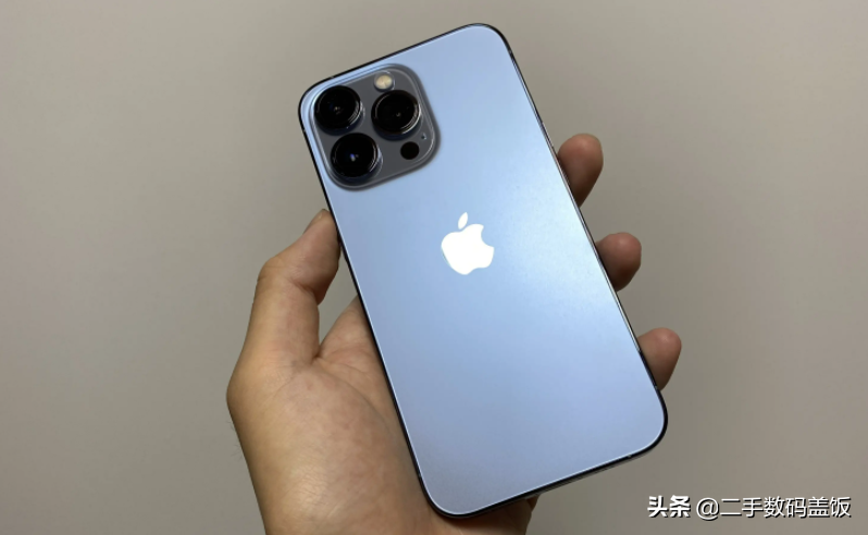 iPhone12pro黑解机怎么样？网友：iPhone13Pro监管机和黑解机一个价，到底选谁？哪个更实用