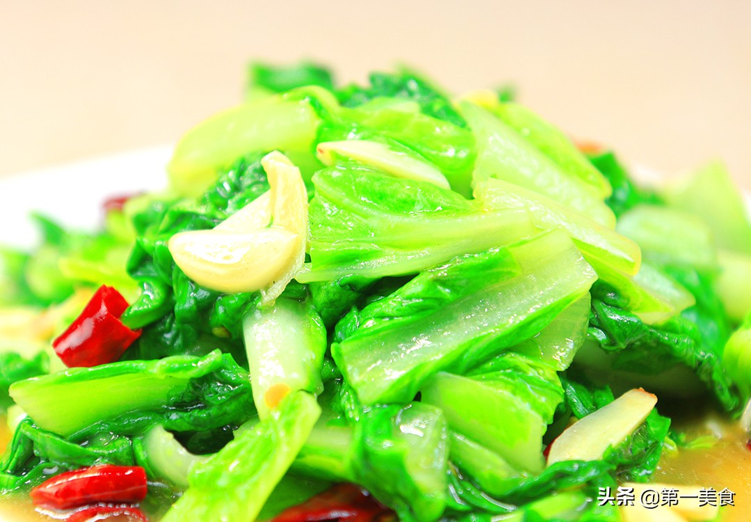 绿叶蔬菜含钙高吗？这5种绿叶菜，比牛奶含钙高，每天吃一把，全家老小钙都补足了