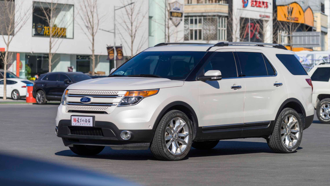福特探险者是中大型suv吗？紧凑级的价格买二手中大型SUV，福特探险者的实力又岂止于大