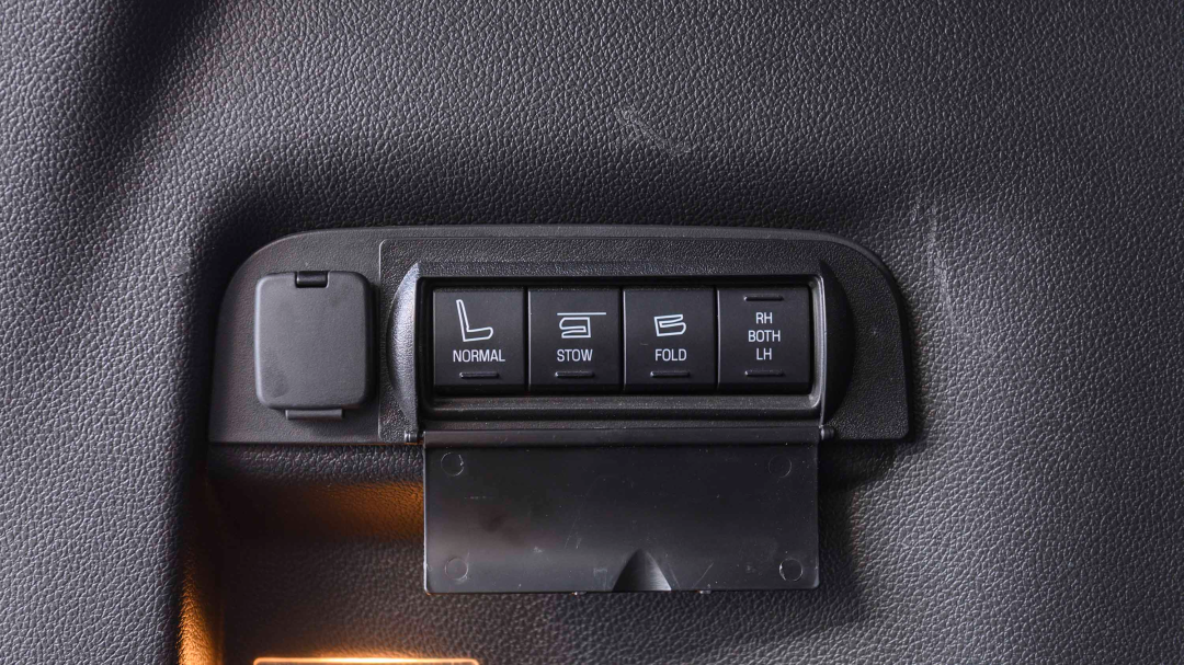 福特探险者是中大型suv吗？紧凑级的价格买二手中大型SUV，福特探险者的实力又岂止于大