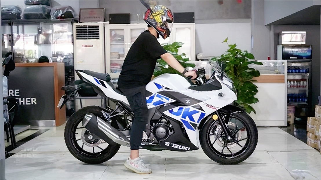 豪爵铃木gw250，豪爵铃木gsx250r和无极300rr