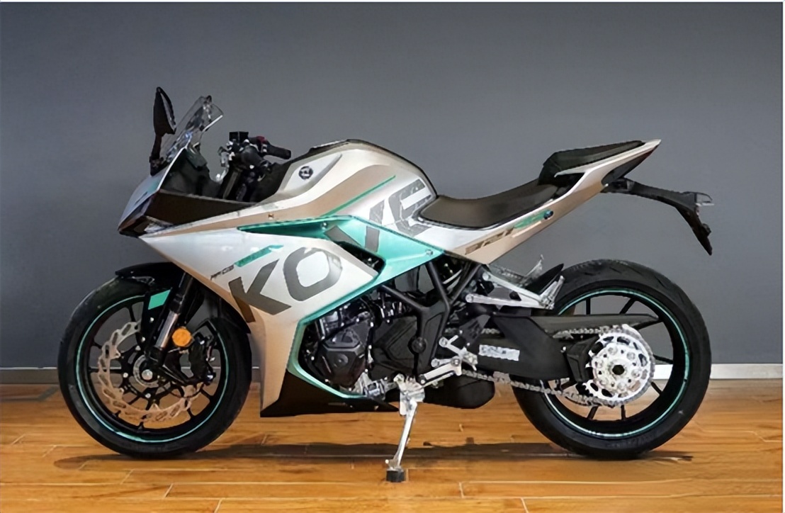 豪爵铃木gw250，豪爵铃木gsx250r和无极300rr