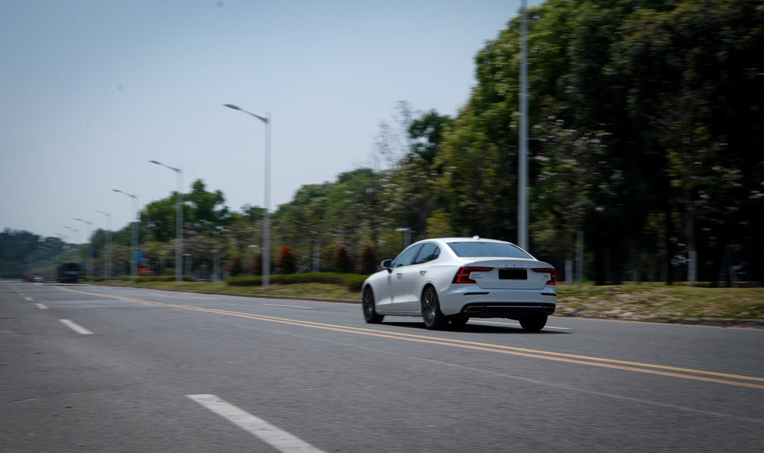 沃尔沃xc60报价，沃尔沃s60优惠8万