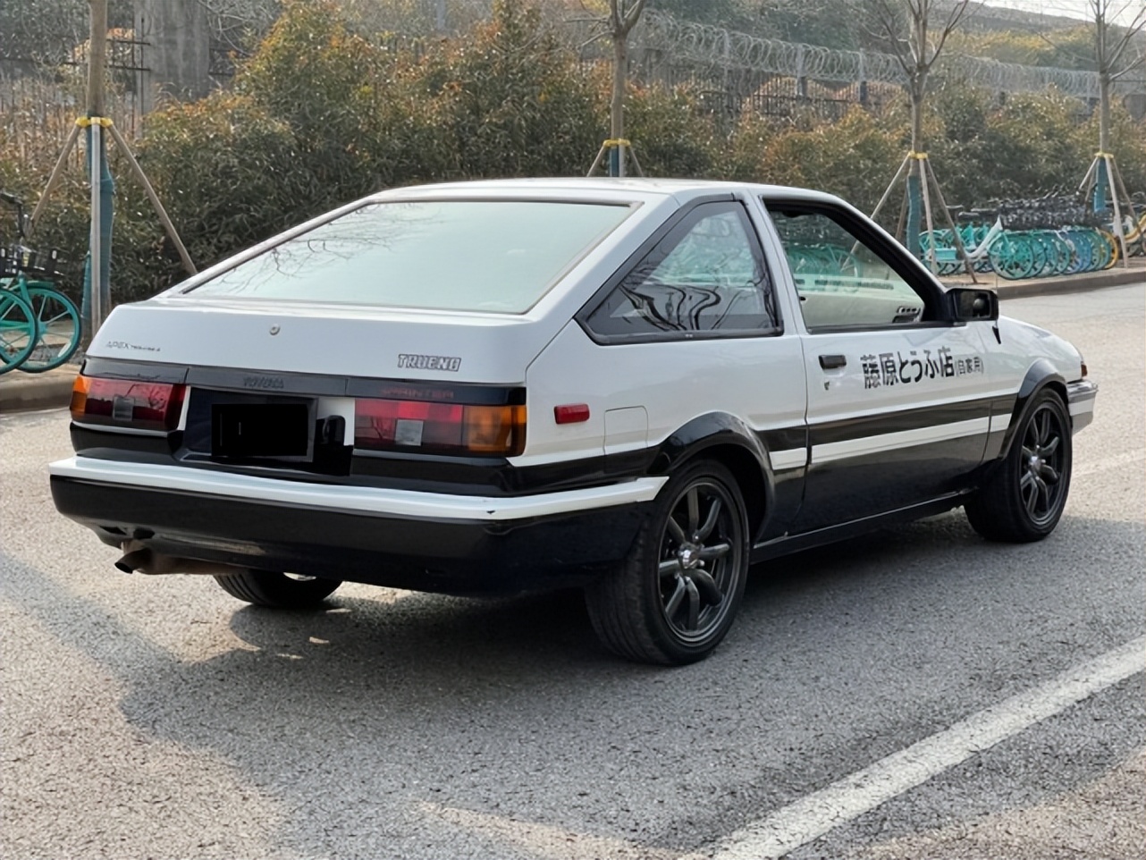 左舵ae86图片