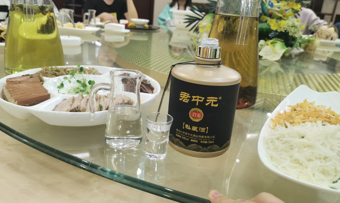 茅台摔酒坛历史，河北3大惨败酒，曾并肩茅台，现今常坐“冷板凳”，你喝过吗？