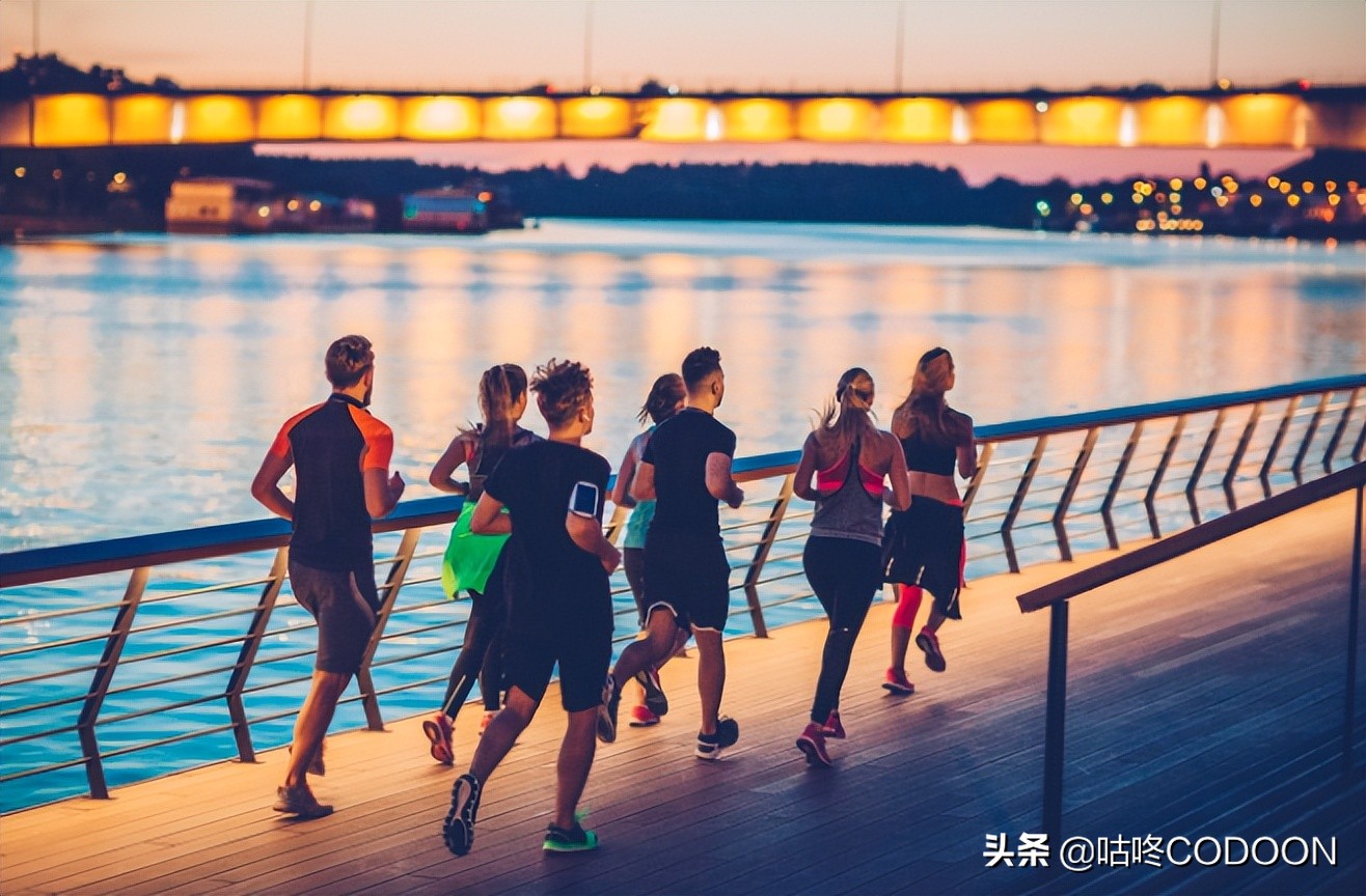 夏天跑步汗如雨下，说多了都是泪，夏天千万别跑步