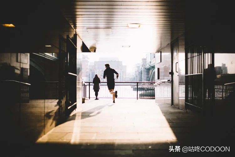 那些跑步上瘾的人看似很健康？那些跑步上瘾的人，自己都不知道自己“病”得多重
