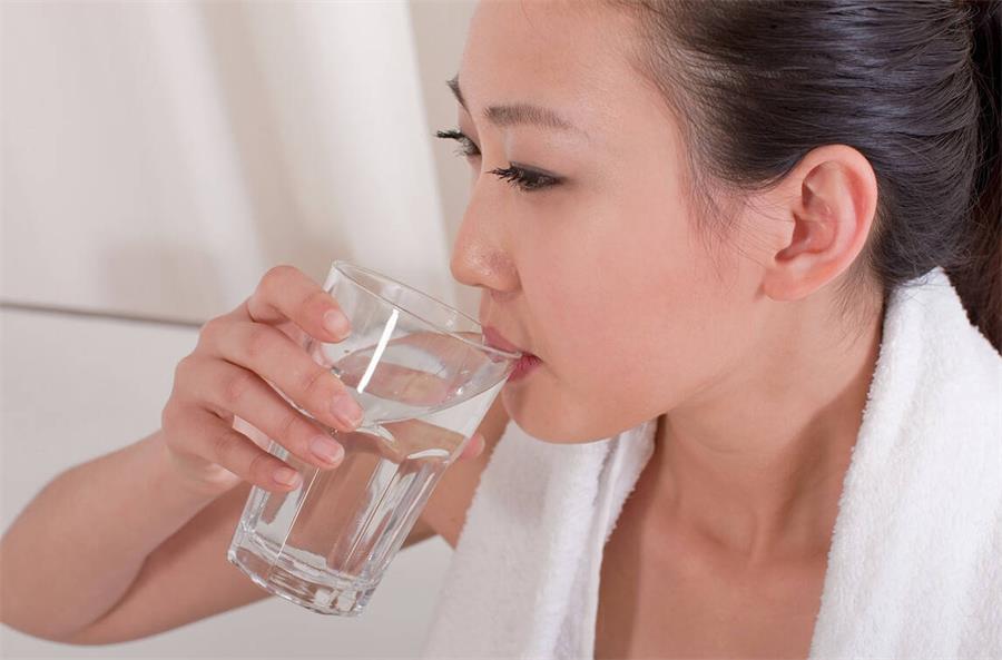 每天多喝水有什么好处？喝水对身体有好处,但喝水也讲究适量