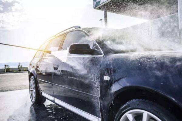 洗车多少钱一次蒸汽洗车多少钱洗一辆为啥车主却选择去洗车店