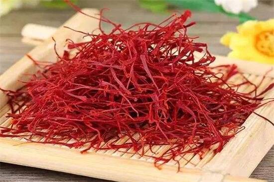 西红花价格多少钱一克，5克藏红花大概多少钱（藏红花多少钱一克）?