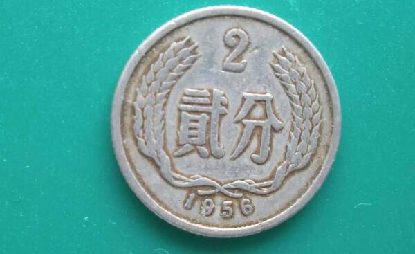 1982年5分硬币值多少钱，1982年的硬币值多少钱（我国发行的靠前套流通硬币）?