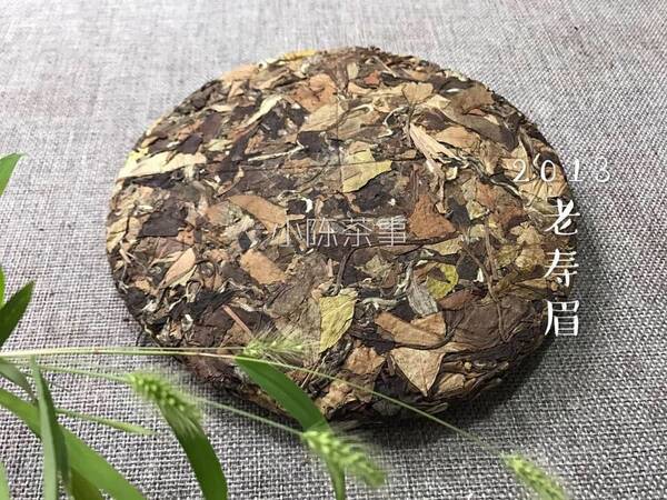 十年的福鼎老白茶多少钱一饼，10年老白茶价格大约在多少