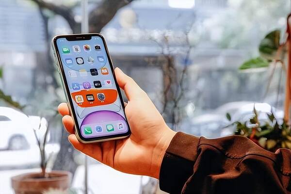 iPhone11还值得买吗？苹果11和国产机性价比