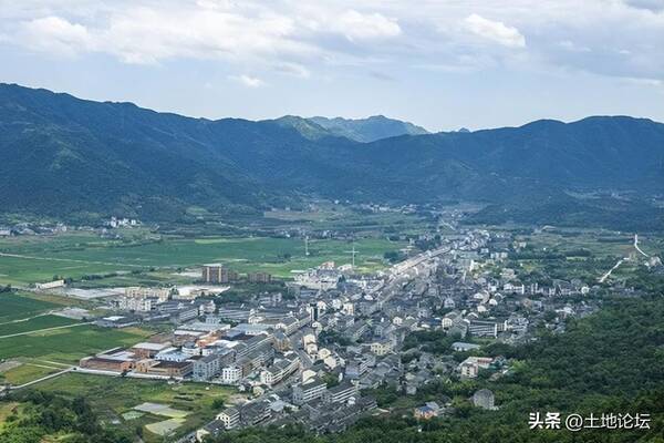 农村宅基地超出面积的收费标准，2022年宅基地收费标准是多少