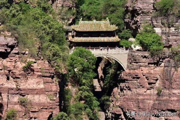 三大景区组成的风景名胜区，苍岩山风景名胜区简介