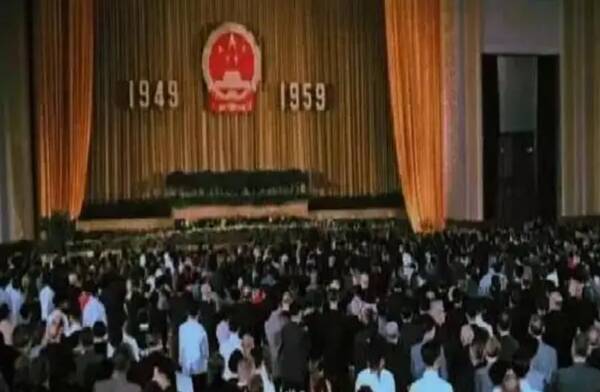 人*大会堂国宴菜图片，1959年,人*大会堂国宴,天花板上竟然藏了50个黑衣人