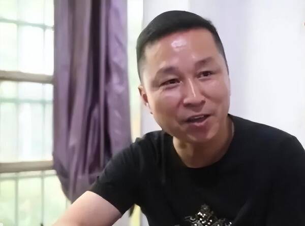银行行长辞职创业失败送外卖，51岁银行行长到外卖小哥