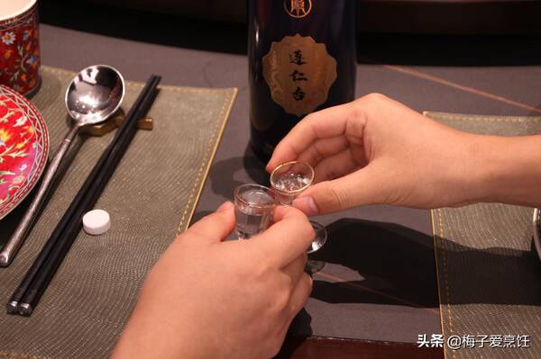 老酒，86岁卖酒老头