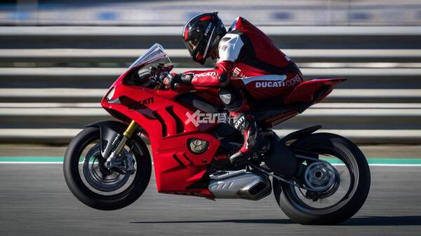 杜卡迪PanigaleV4SP上市售价40.5万，更贵更强更快杜卡迪PanigaleV4/V4S上市售25.9万起