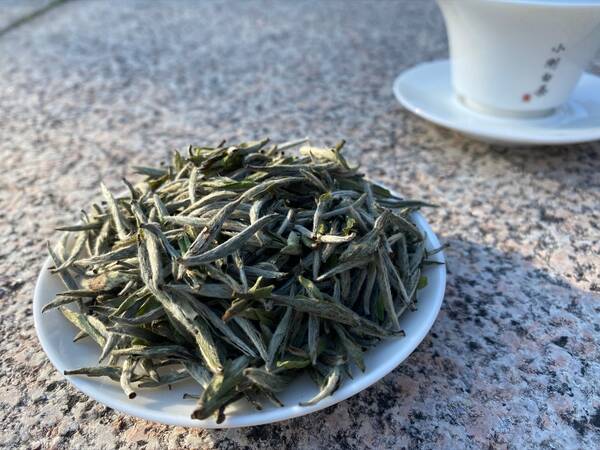 长品白茶价格，年份越长的白茶价格越高吗？