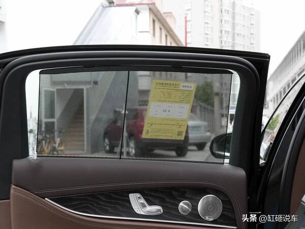 最高端的奔驰商务车，豪华行政轿车的标杆，内饰豪华、空间出众，带你看奔驰E级