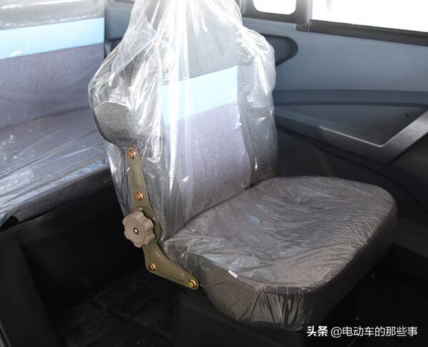 续航200公里的电动三轮车，2款主打农村市场的三轮车来了，续航120-200公里，价格7999元起步