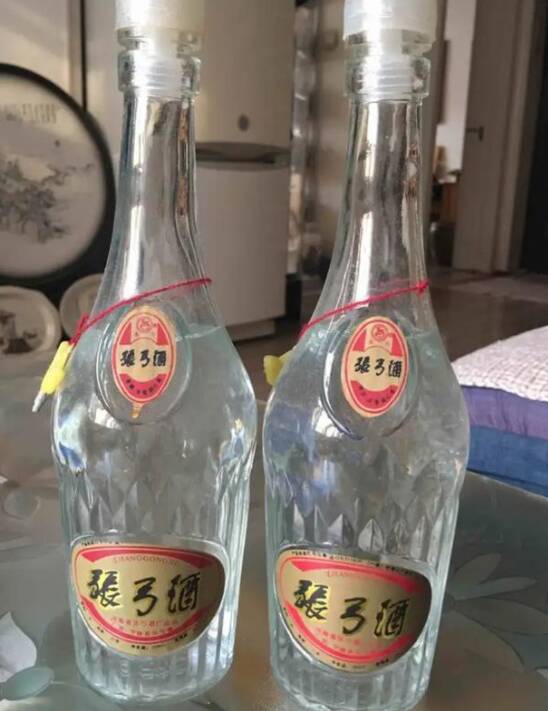 裸瓶酒和包装酒区别，国内4款“裸瓶酒”，都是100%纯酿，好喝不贵，行家经常整箱囤