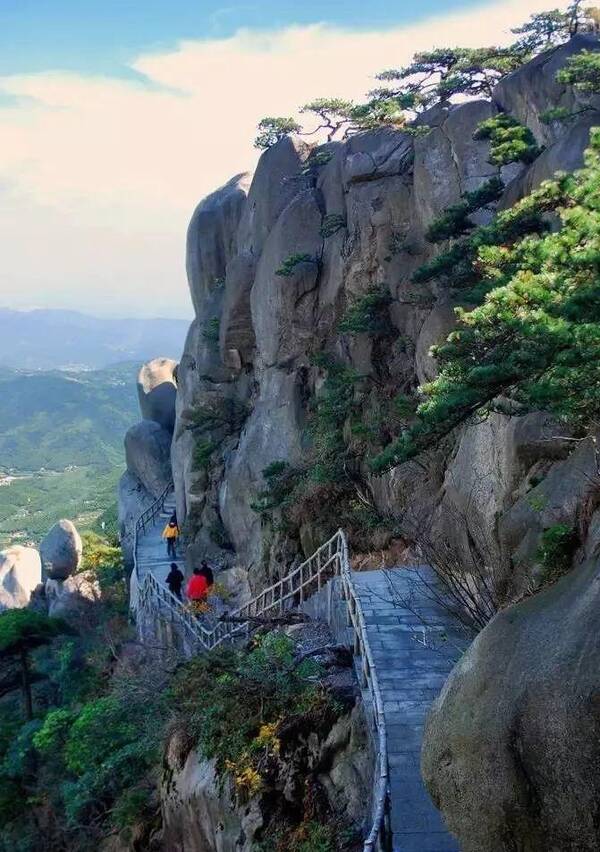 安徽天柱山免票时间，门票只要18元，22℃避暑天柱山