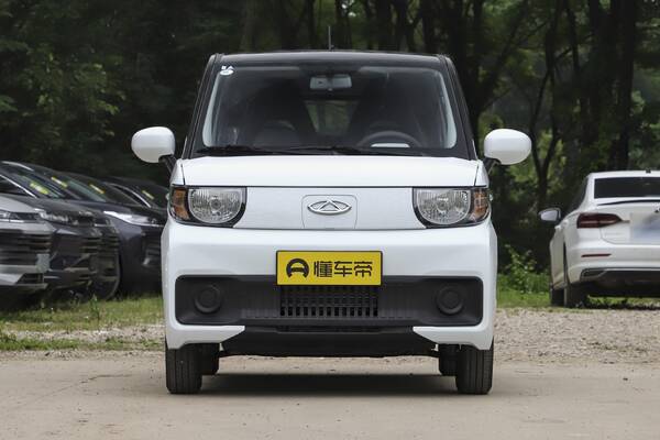 qq冰淇淋续航，尺寸小巧好停车，纯电续航120km，3.99万起售的QQ冰淇淋怎么样？