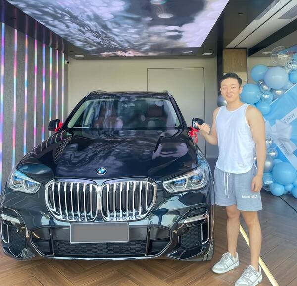 宝马x5真实油耗论坛，小伙花67万买华晨宝马X5，四缸引擎，见早高峰油耗时，半天没说话