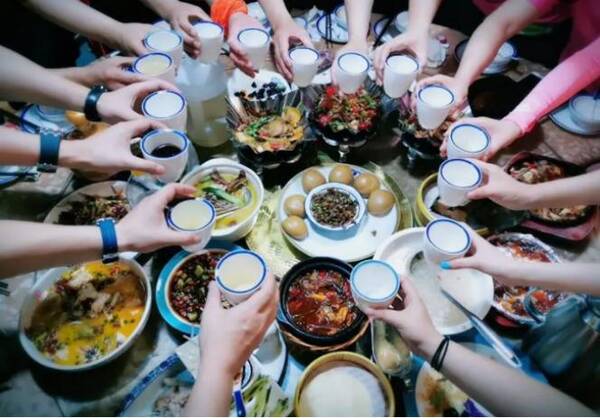 光瓶酒哪个是纯粮食酒？中国3款“光瓶酒”，都是纯正粮食酿造，无丝毫添加，你喝过吗？