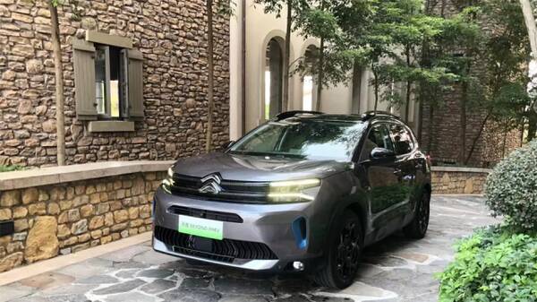 合资车suv15万以下买哪个好？花23万多买雪铁龙的插混SUV，养车每月要花1千多，算省吗？