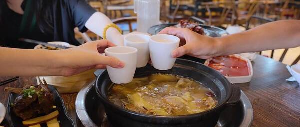 山东白酒为什么不行？山东9大“尴尬白酒”，在当地口碑一绝，为啥出了山东却没人喝？